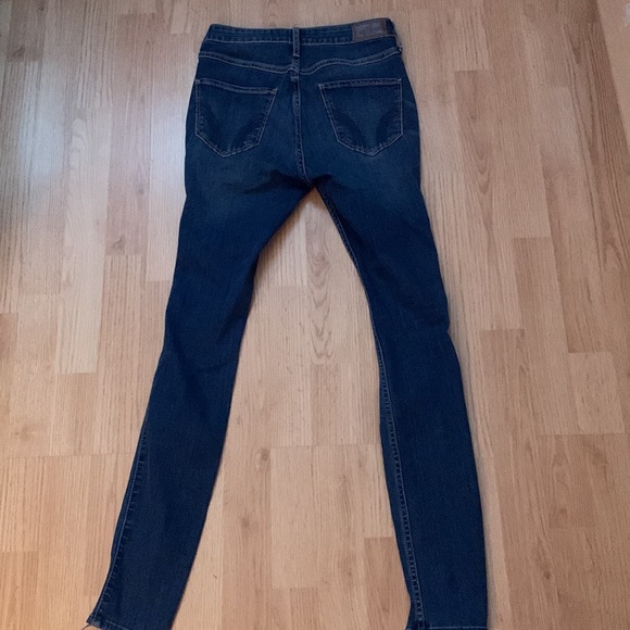 Hollister ripped skinny jeans - Picture 2 of 4